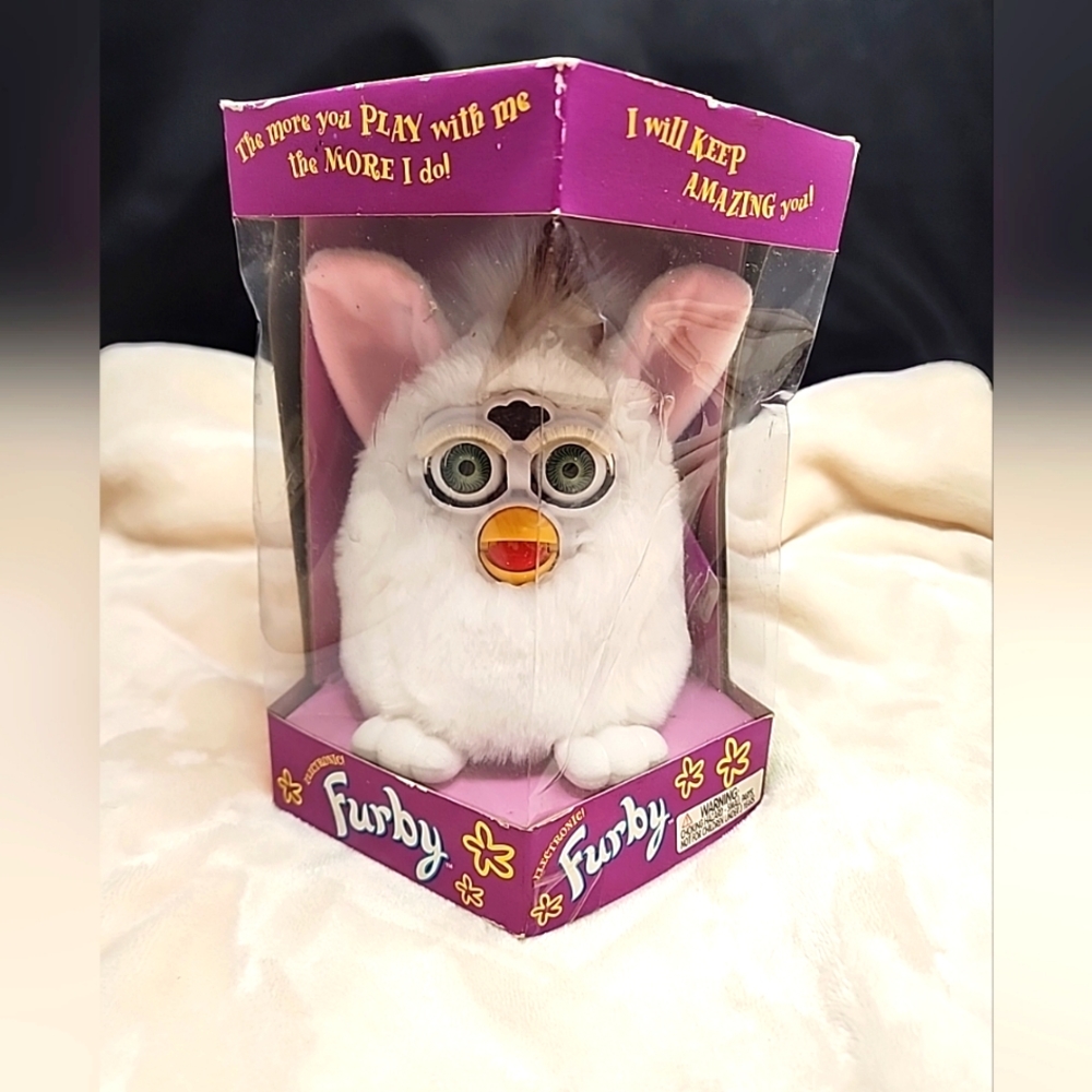NIB 1998 Vintage Furby Snowball with Green eyes
